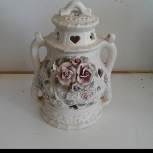 Vintage country chic candle holder